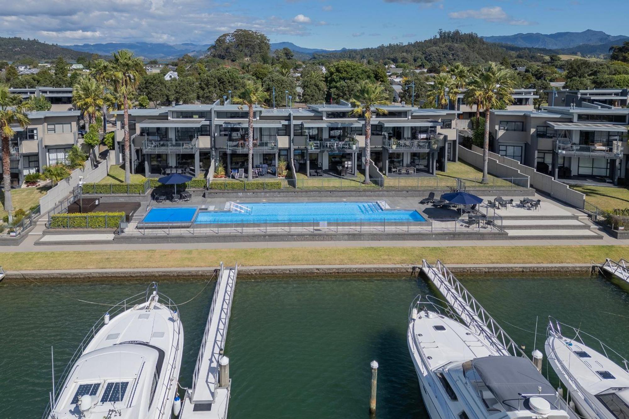 Sovereign Pier On The Waterways Whitianga Luaran gambar