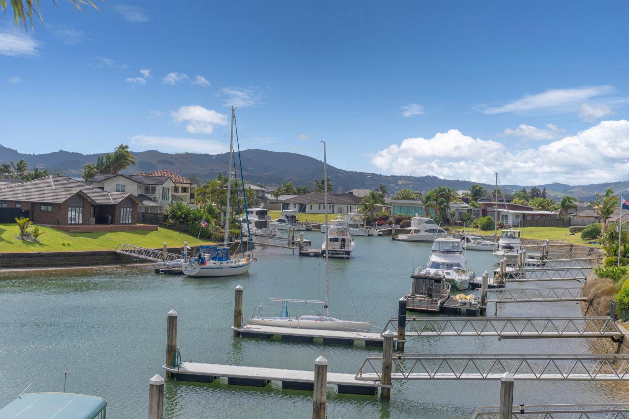Sovereign Pier On The Waterways Whitianga Luaran gambar